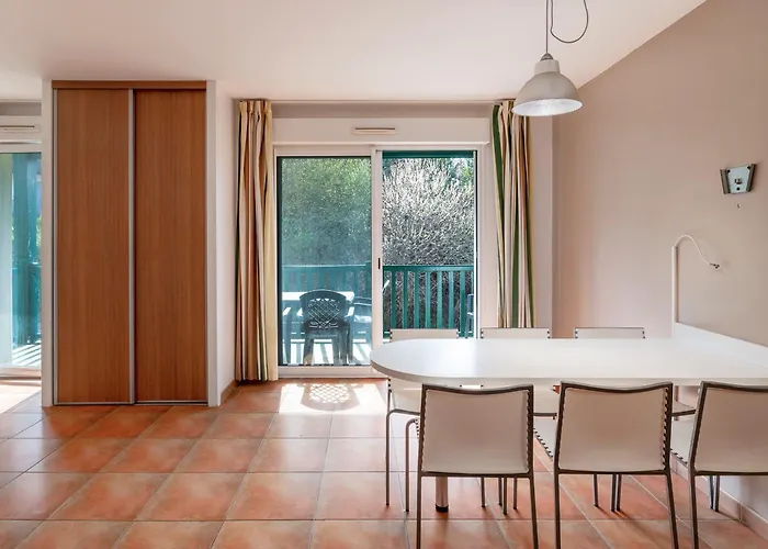 Superbe Avec Piscine, Tennis Et Acces A - Fr-1-239-1108 Appartement