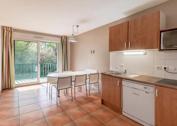Superbe Avec Piscine, Tennis Et Acces A - Fr-1-239-1108 Appartement *
